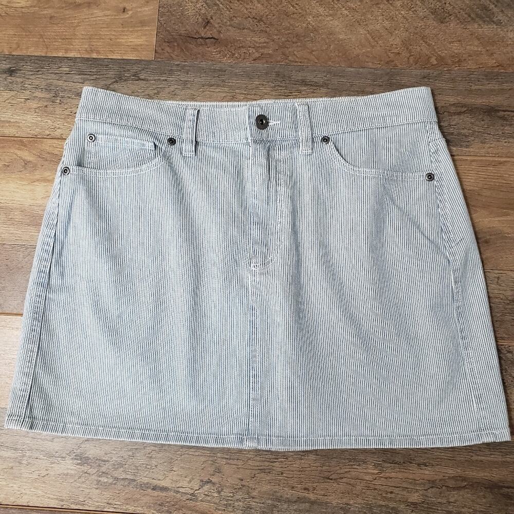 Two by Vince Camuto Blue and White Striped Denim Mini Skirt Size 10